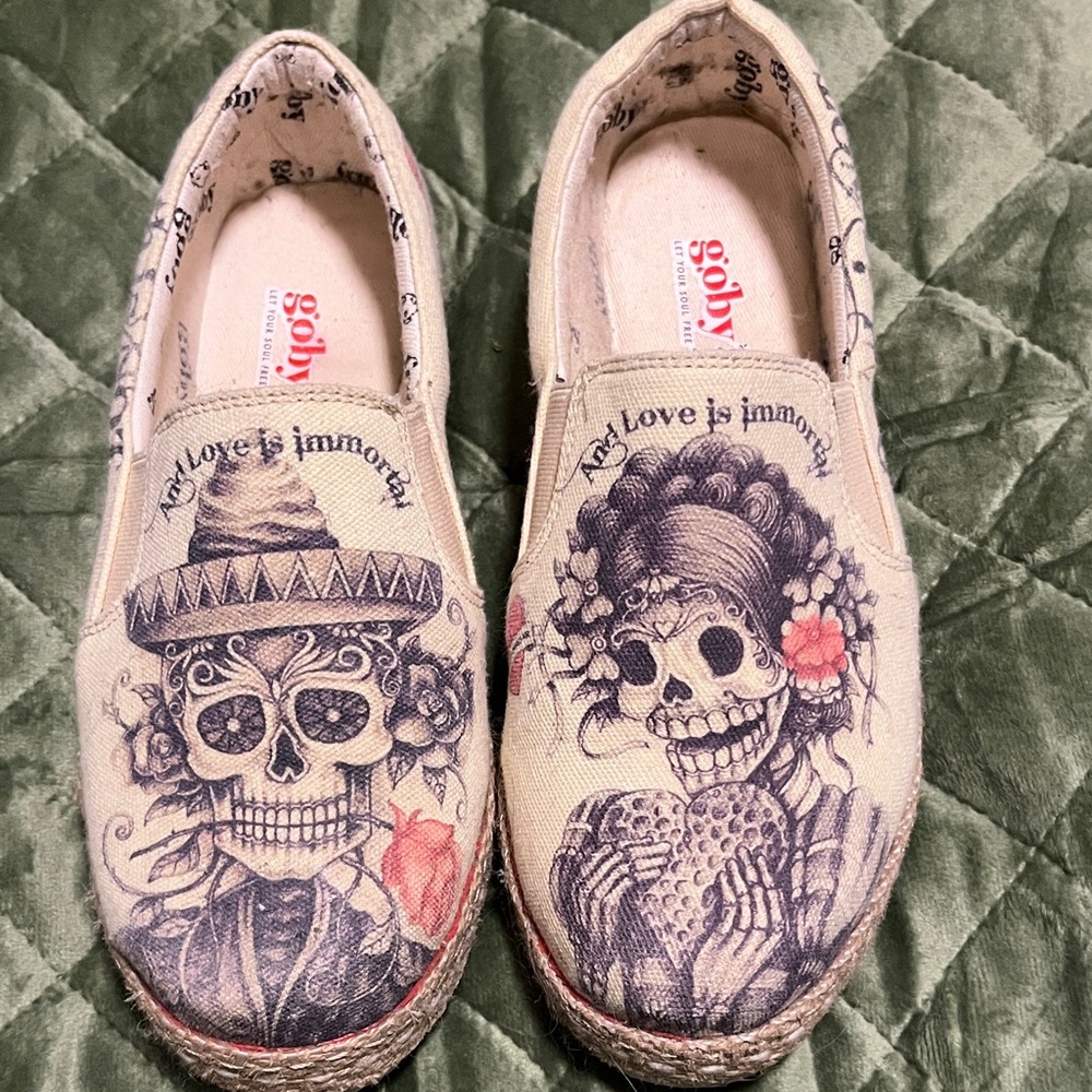 goby Women's Natural Canvas Espadrille Slip-Ons with Day of the Dead Skull Print